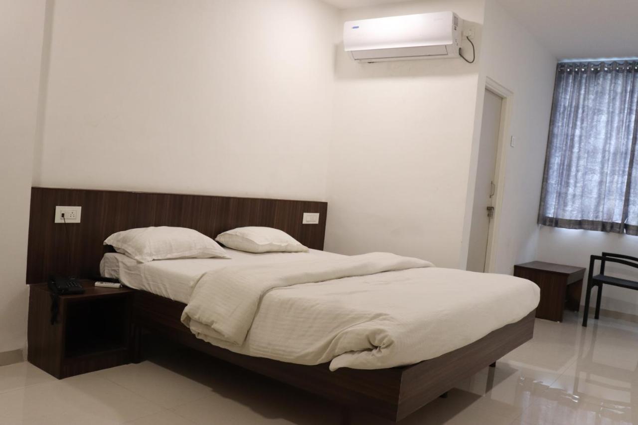 Hotel New Samrat أورانغاباد المظهر الخارجي الصورة